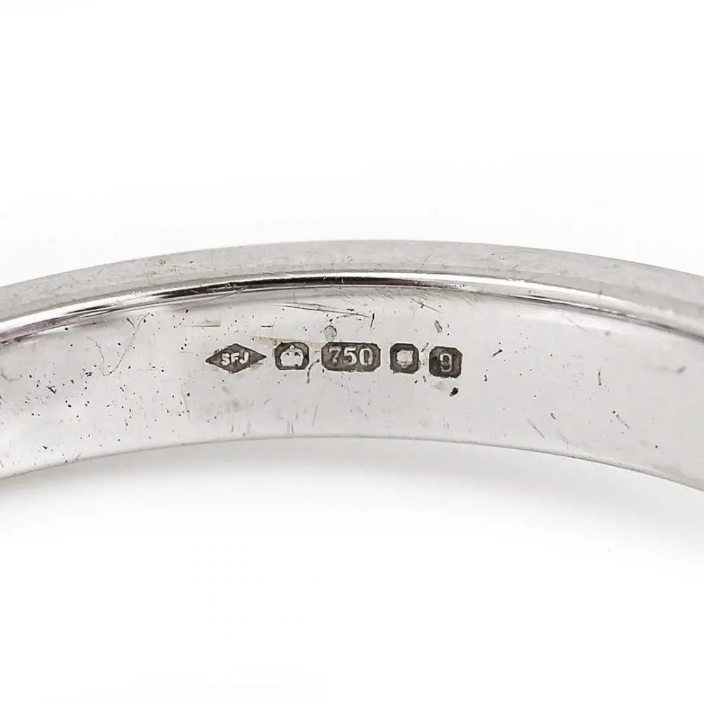 0.84ct Pink Sapphire and Trilliant Diamond Three Stone Ring in 18ct White Gold