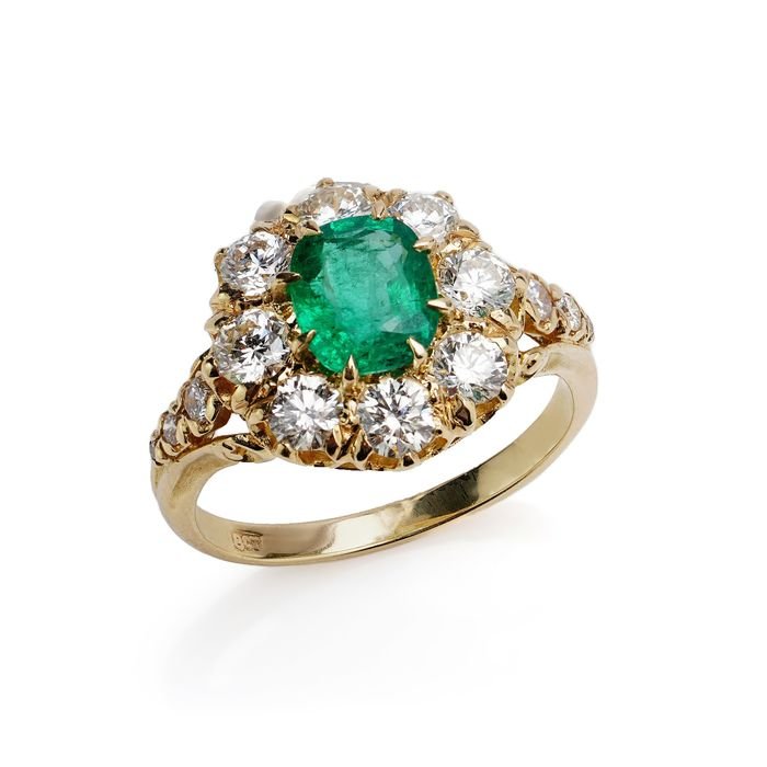 Antique ring 0.85ct Oval Emerald and Old Cut Diamond Cluster Ring 18ct Yellow Gold