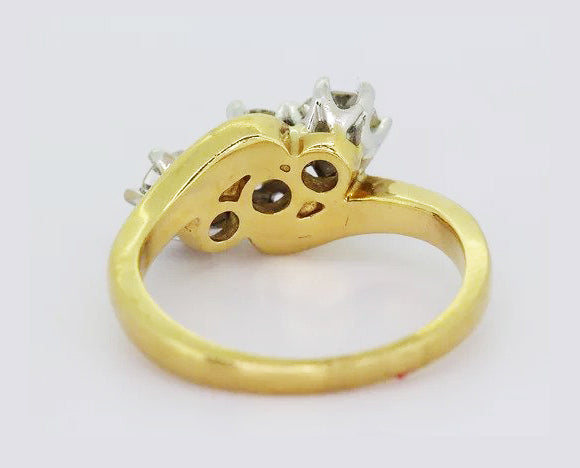 Vintage 1.30ct Diamond Three Stone Crossover Ring, in 18ct gold