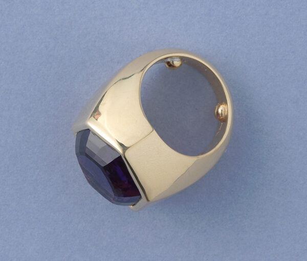 Tiffany and Co 13.5ct Amethyst Hexagonal Ring in 18ct Gold