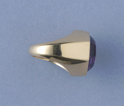 Tiffany and Co 13.5ct Amethyst Hexagonal Ring in 18ct Gold