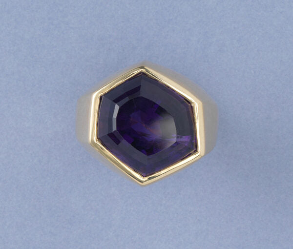 Tiffany and Co 13.5ct Amethyst Hexagonal Asymmetrical Ring in 18ct Yellow Gold, Signed, Paloma Picasso for Tiffany & Co., V.S., Circa 1980