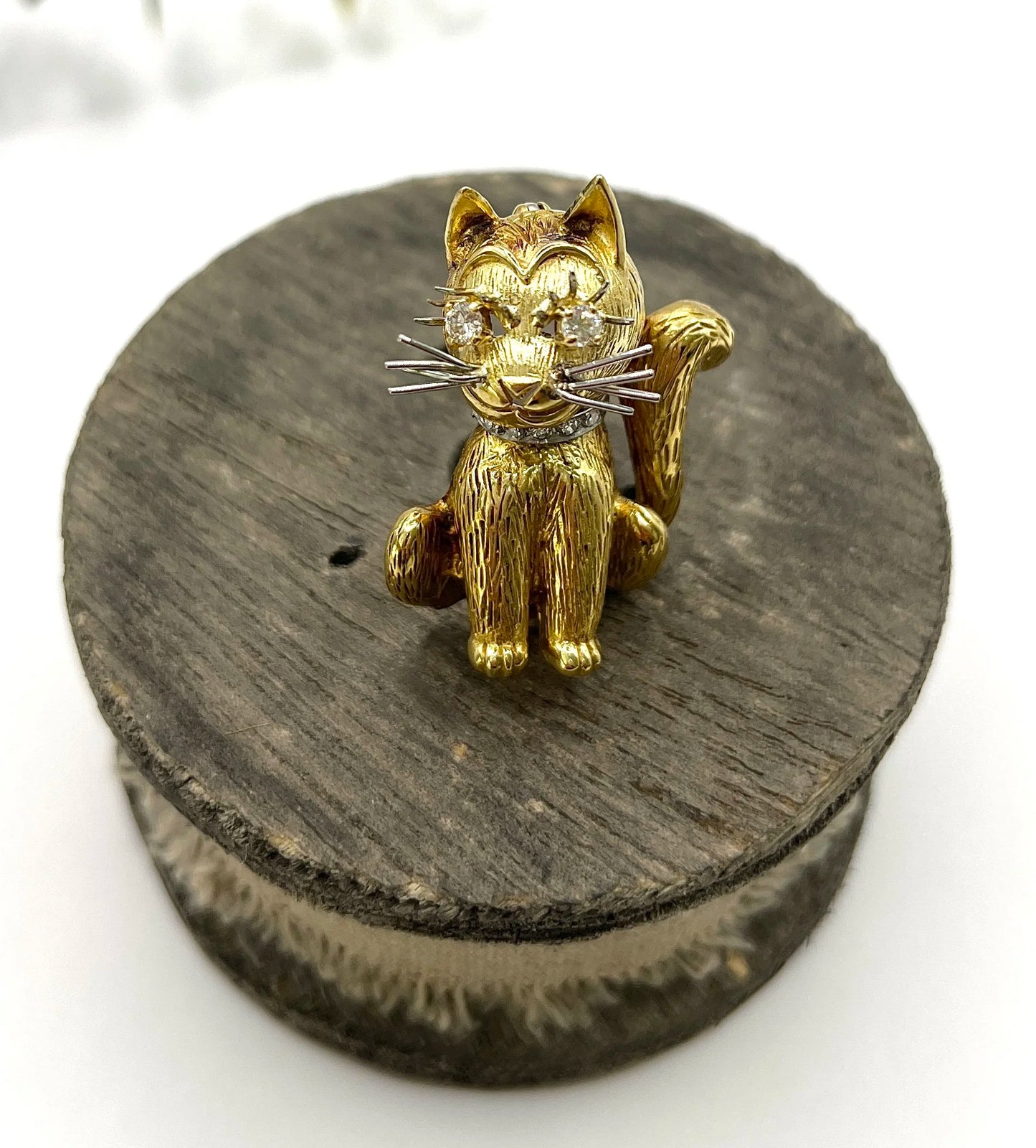 Vintage 18 Carat Yellow Gold Cat Brooch with Diamond Eyes and Collar, London 1962