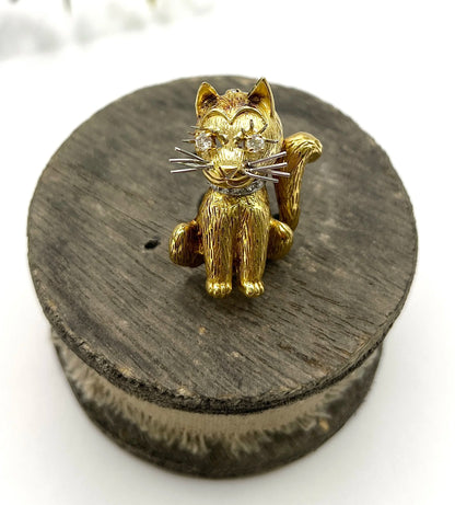 Vintage 18 Carat Yellow Gold Cat Brooch with Diamond Eyes and Collar, London 1962