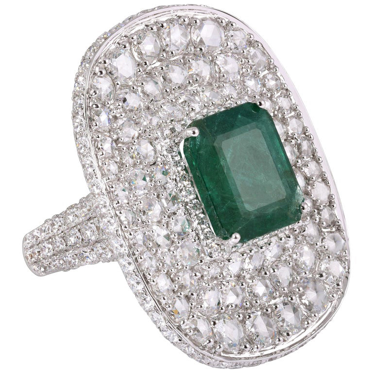 Zambian Emerald and Diamond Dress Ring, 12.09 carat total, 18ct Gold