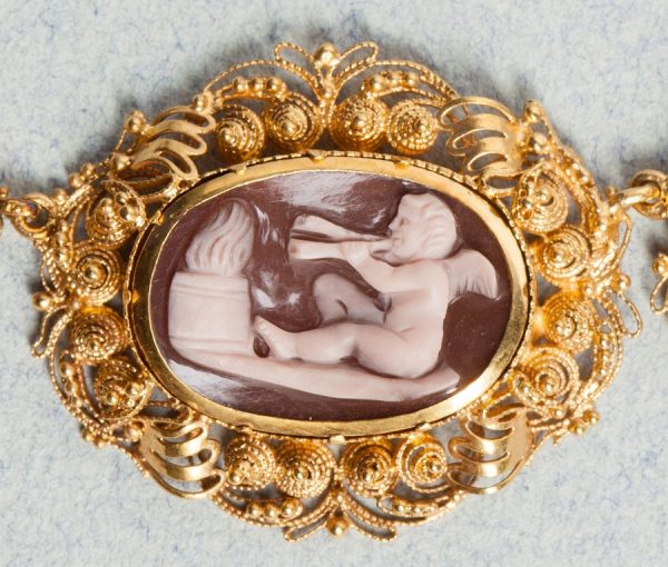 Antique Georgian Amor Cameo and 15ct Gold Necklace, c.1820-1830