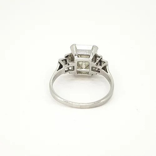Art Deco Emerald Cut Diamond and Platinum Ring, 4 carats