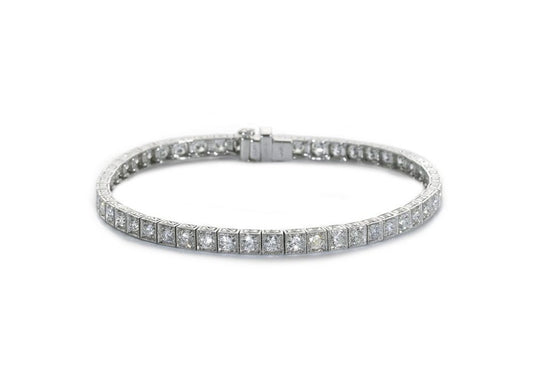 Diamond Line Box Bracelet 4.01 carats Platinum.
