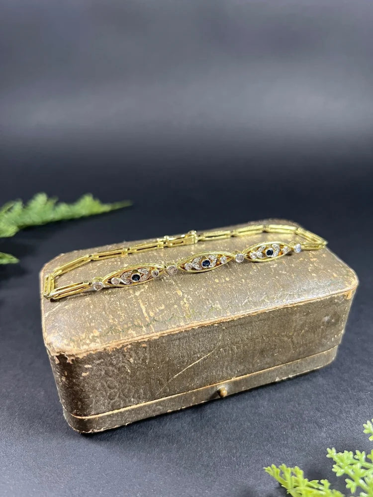 Antique Link Bracelet In 18 Carat Yellow Gold And Platinum With Diamonds And Sapphires