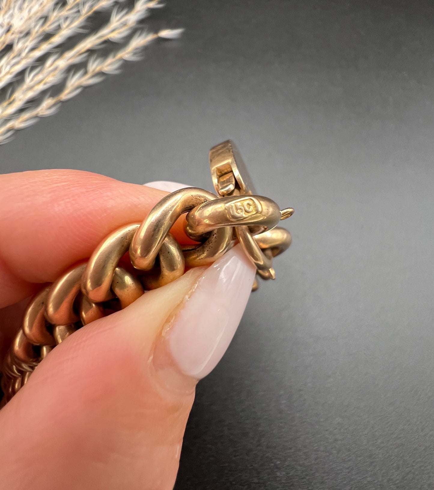 Victorian 15 Carat Rose Gold Curb Link Bracelet with Heart Padlock Clasp, Circa 1880