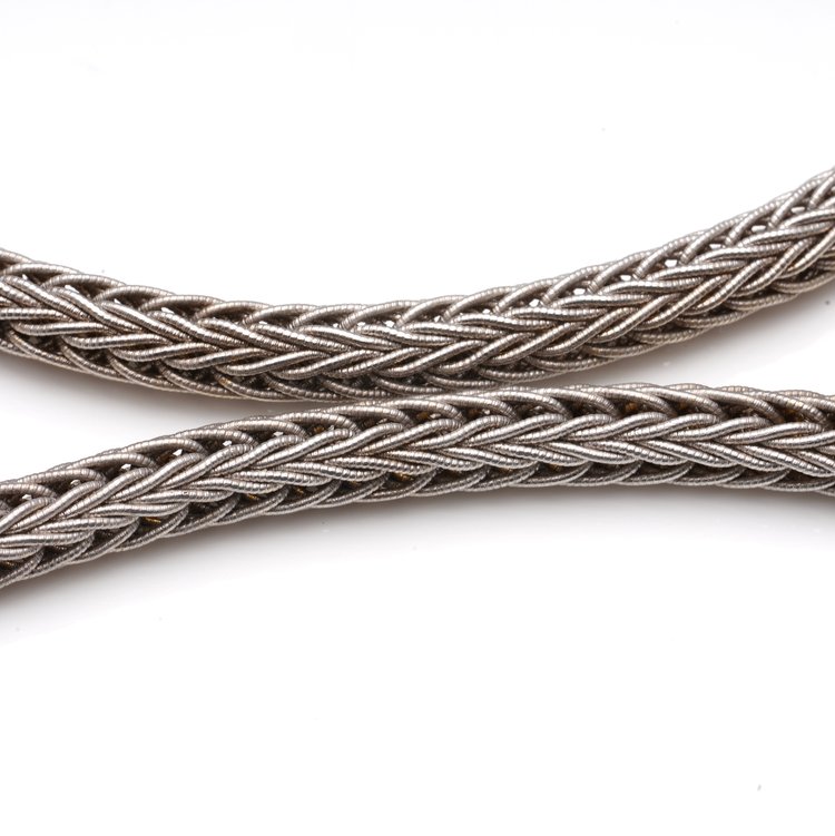 La Pepita 18ct White Gold Woven Wheat Necklace with Diamond Clasp