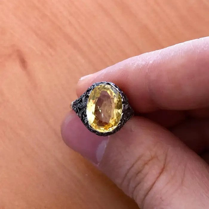 Victorian Antique 4.80ct Natural Yellow Sapphire Ring, Circa 1880s