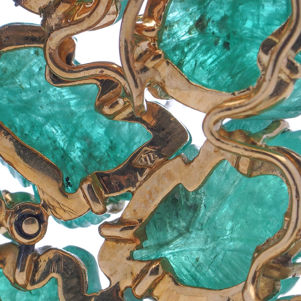 Lacloche Workmaster Jean Thierry Bondt Carved Emerald Brooch in 18ct Yellow Gold