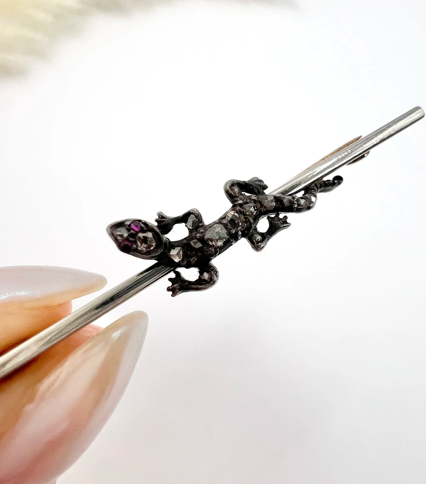 Antique 15ct Gold & Platinum, Victorian Diamond Lizard Brooch