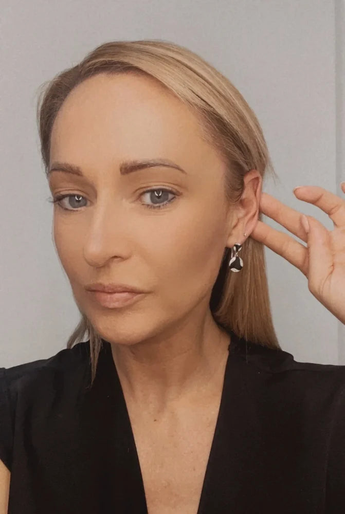 Antique Art Deco Diamond And Onyx Earrings In 18 Carat White Gold