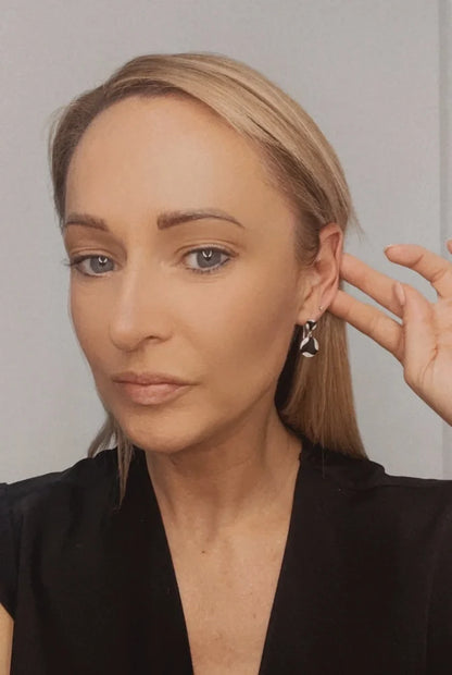 Antique Art Deco Diamond And Onyx Earrings In 18 Carat White Gold