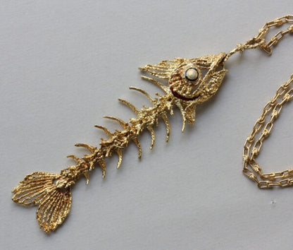 Vintage 18ct Yellow Gold and Enamel Articulated Fish Bone Pendant, on 18ct gold chain with knots. Italy,  Circa 1970, with original Lucas pouch