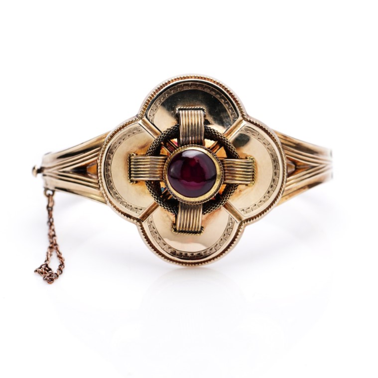 Antique Garnet and Gold Jewellery Suite