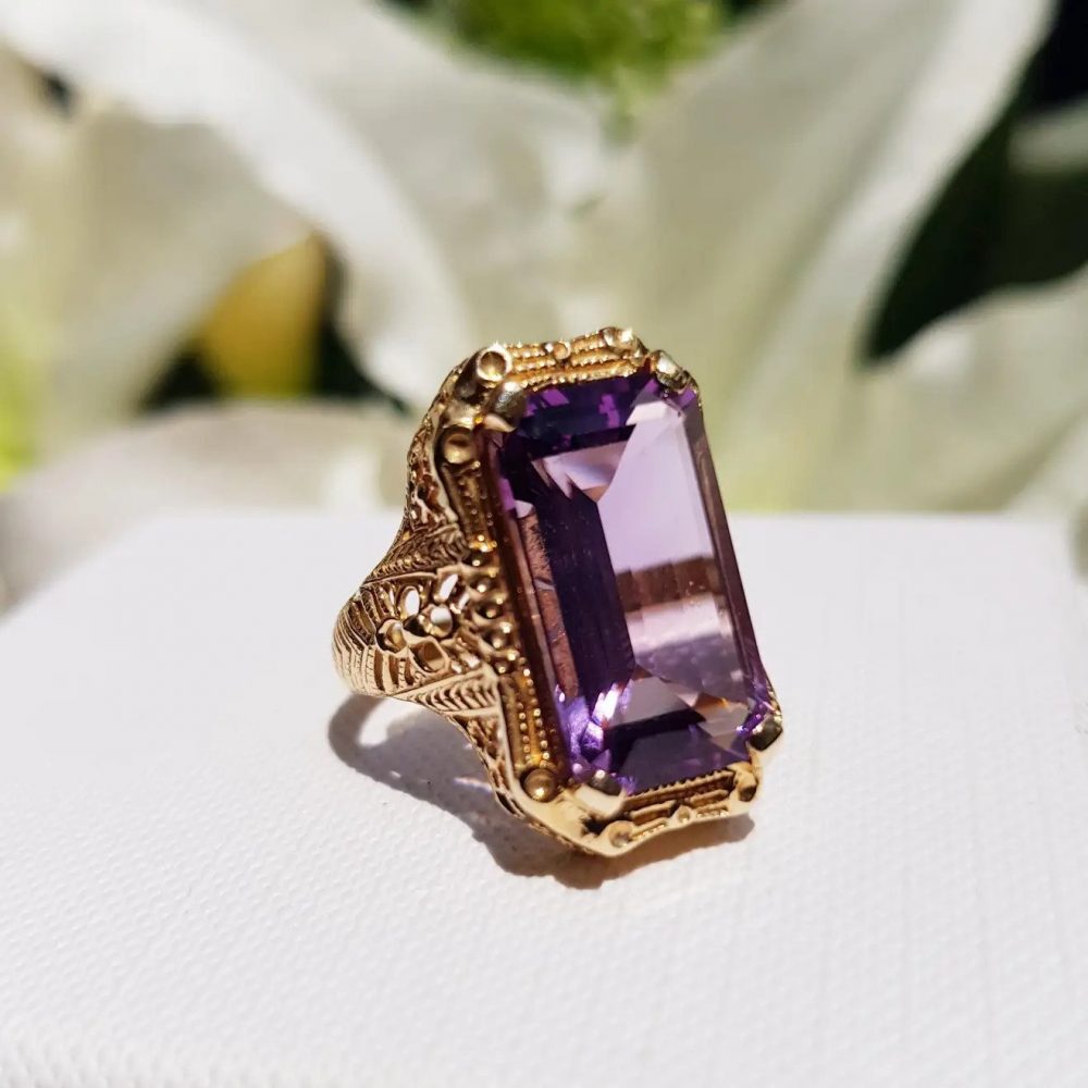 9ct Emerald Cut Amethyst and Yellow Gold Filigree Dress Ring