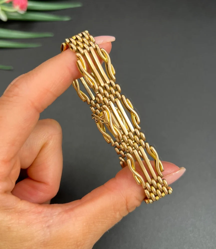 Antique Gate Bracelet In 15 Carat Yellow Gold