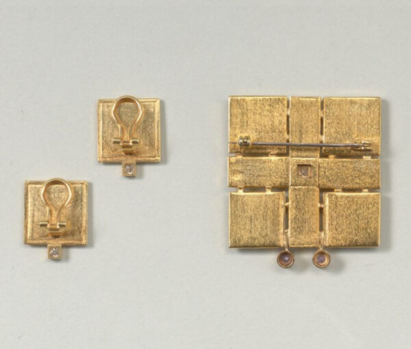 Jacob de Groes 18ct Gold Square Geometric Brooch and Earrings; striped cross detail around a central square-cut diamond, two pink tourmalines set to brooch