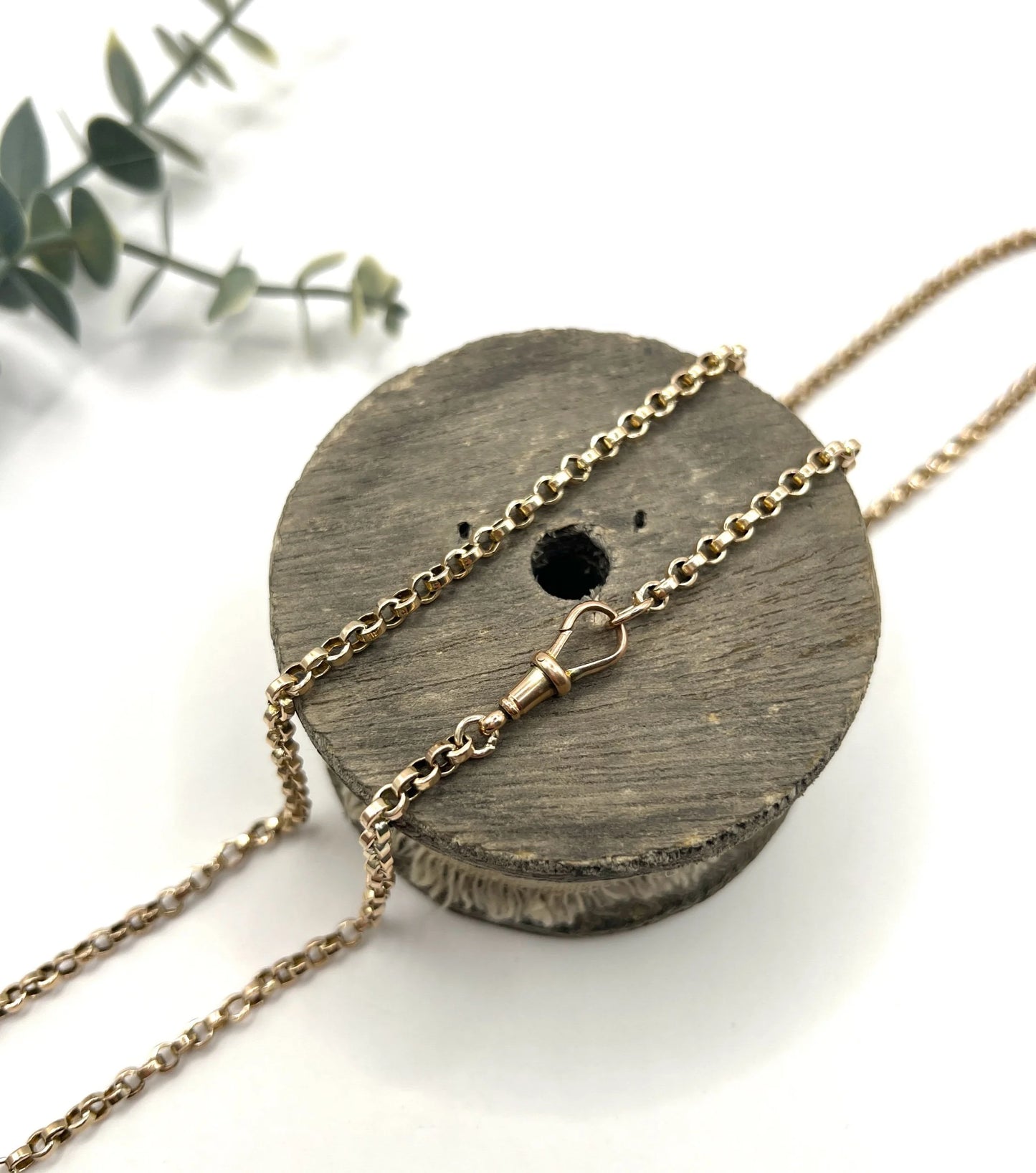 Antique 9 Carat Rose Gold 28 Inch Rolo Link Chain with Swivel Clasp, Circa 1900
