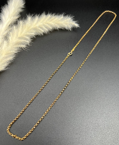 A gold belcher link necklace