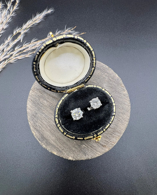 Vintage 18 Carat White Gold 0.80 Carats Diamond Stud Earrings, Circa 1930