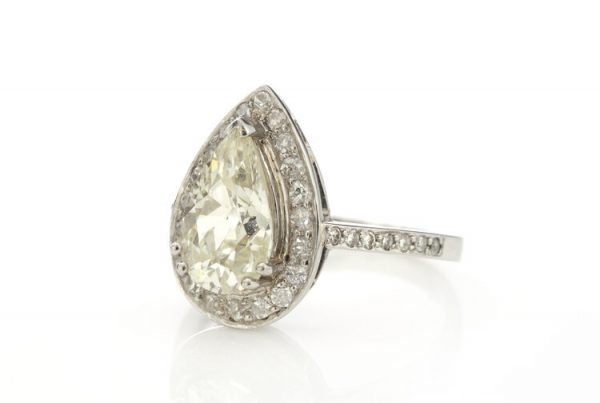 Contemporary 2.40ct Diamond and Platinum Pear Shaped Cluster Ring