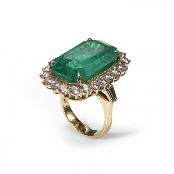 Vintage Colombian Emerald and Diamond Cluster Ring, 21.00 carats