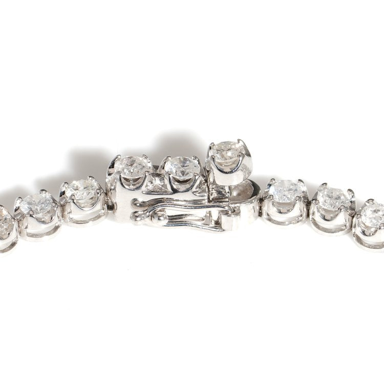 3ct Diamond Tennis Bracelet in 18ct White Gold, set with 48 round brilliant-cut diamonds totalling 3 carats