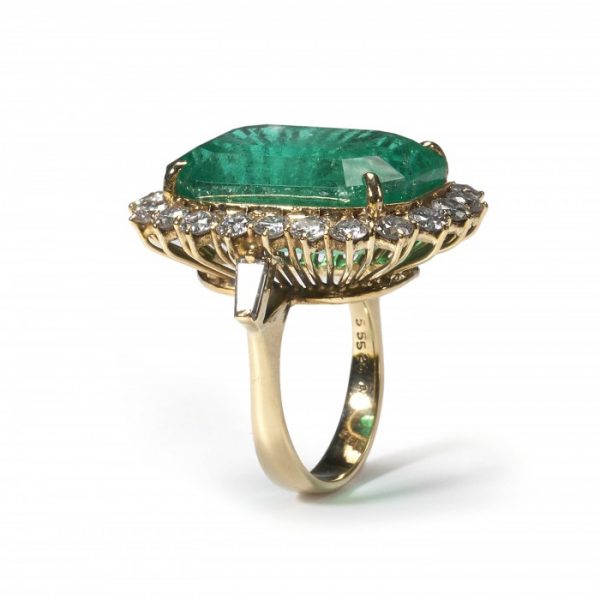 Vintage Colombian Emerald and Diamond Cluster Ring, 21.00 carats