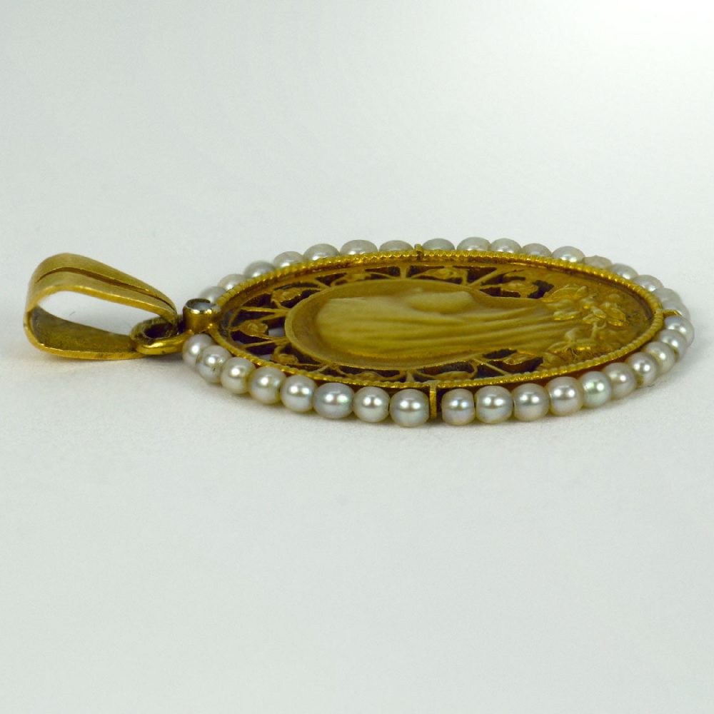 Vintage French 18ct Yellow Gold Virgin Mary Pendant with Seed Pearls