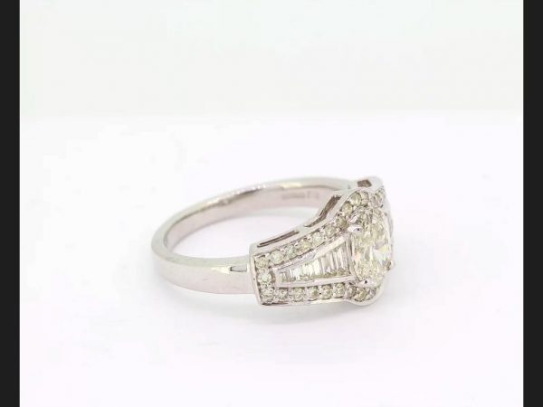 Vintage Diamond Ring, 1.39 carat total, 18ct White Gold