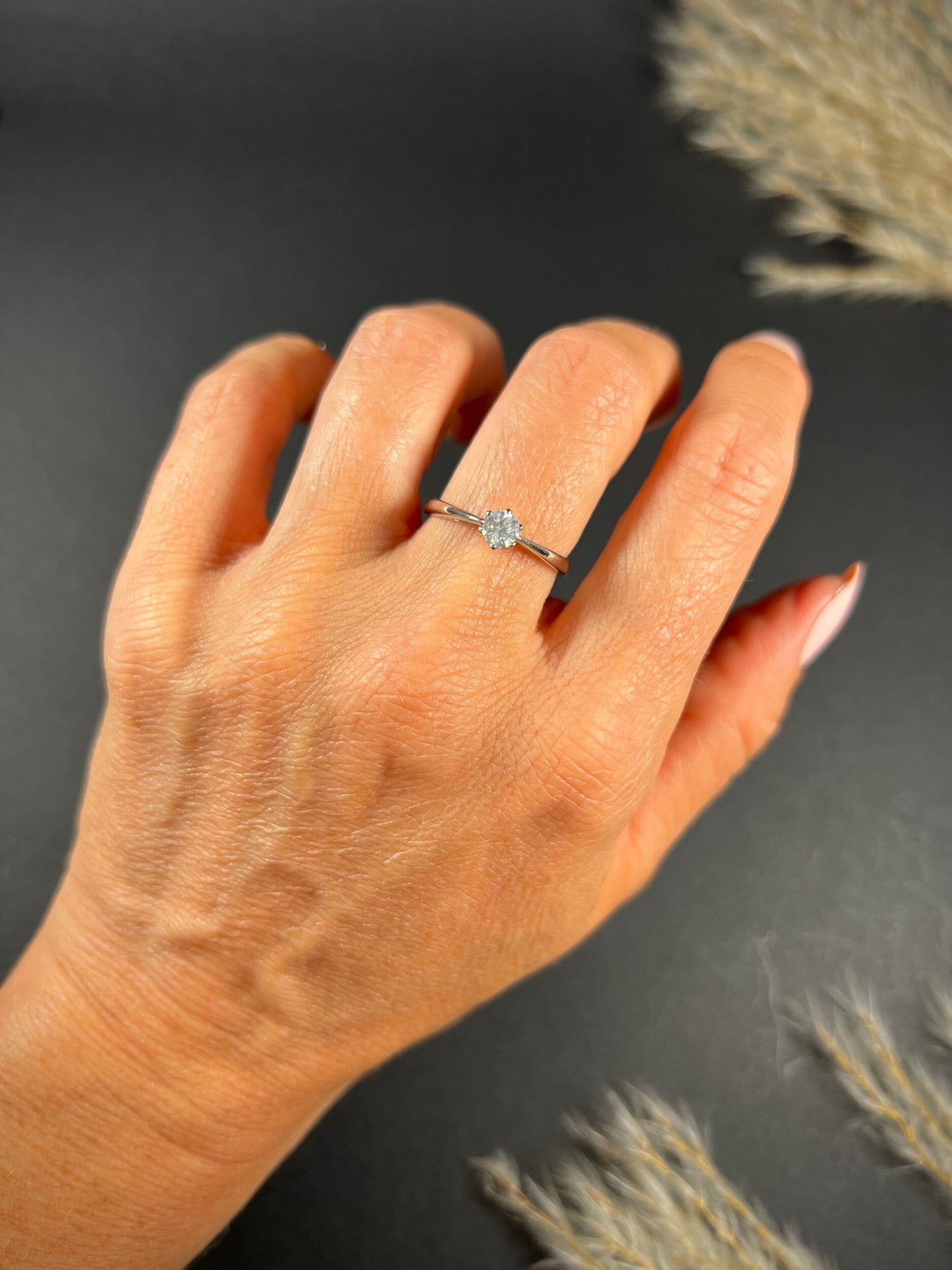 Vintage Single Stone Diamond Solitaire Engagement Ring in 18ct White Gold 1980s