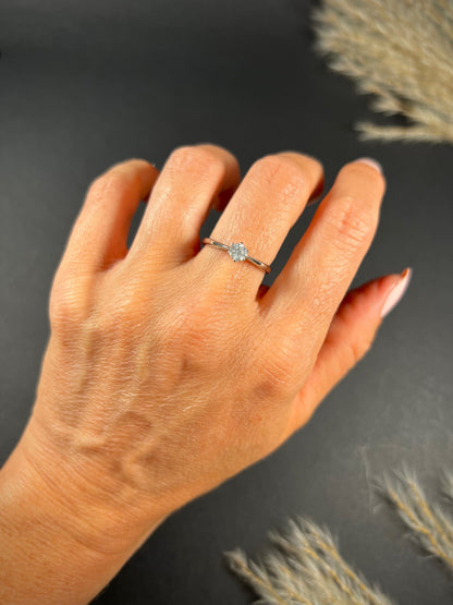 Vintage Single Stone Diamond Solitaire Engagement Ring in 18ct White Gold 1980s