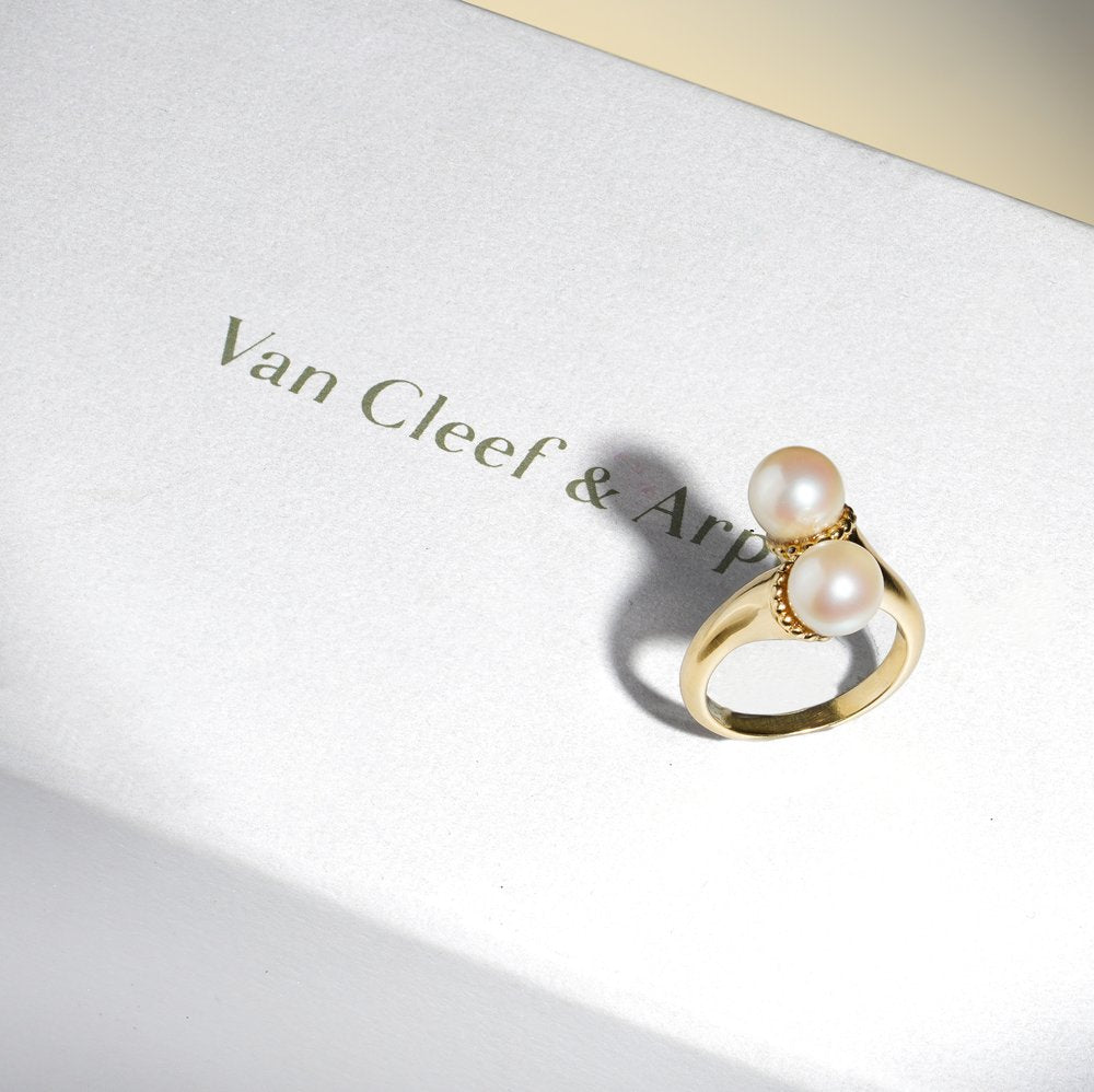 Van Cleef and Arpels Pearl Toi et Moi Crossover Ring