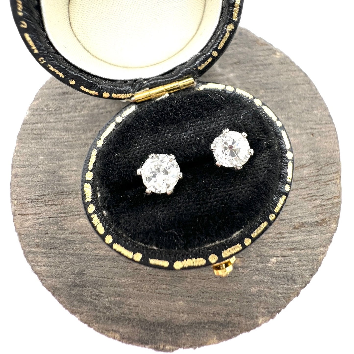 Vintage 0.95ct Diamond Stud Earrings with Screw Back Fittings in Platinum