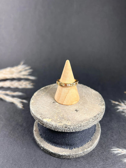 18 Carat Yellow Gold Cushion and Round Cut Diamond Band Ring, 1.20 Carats