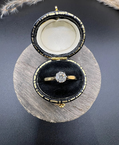 Vintage 18 ct Yellow Gold Diamond Single Stone Engagement Ring