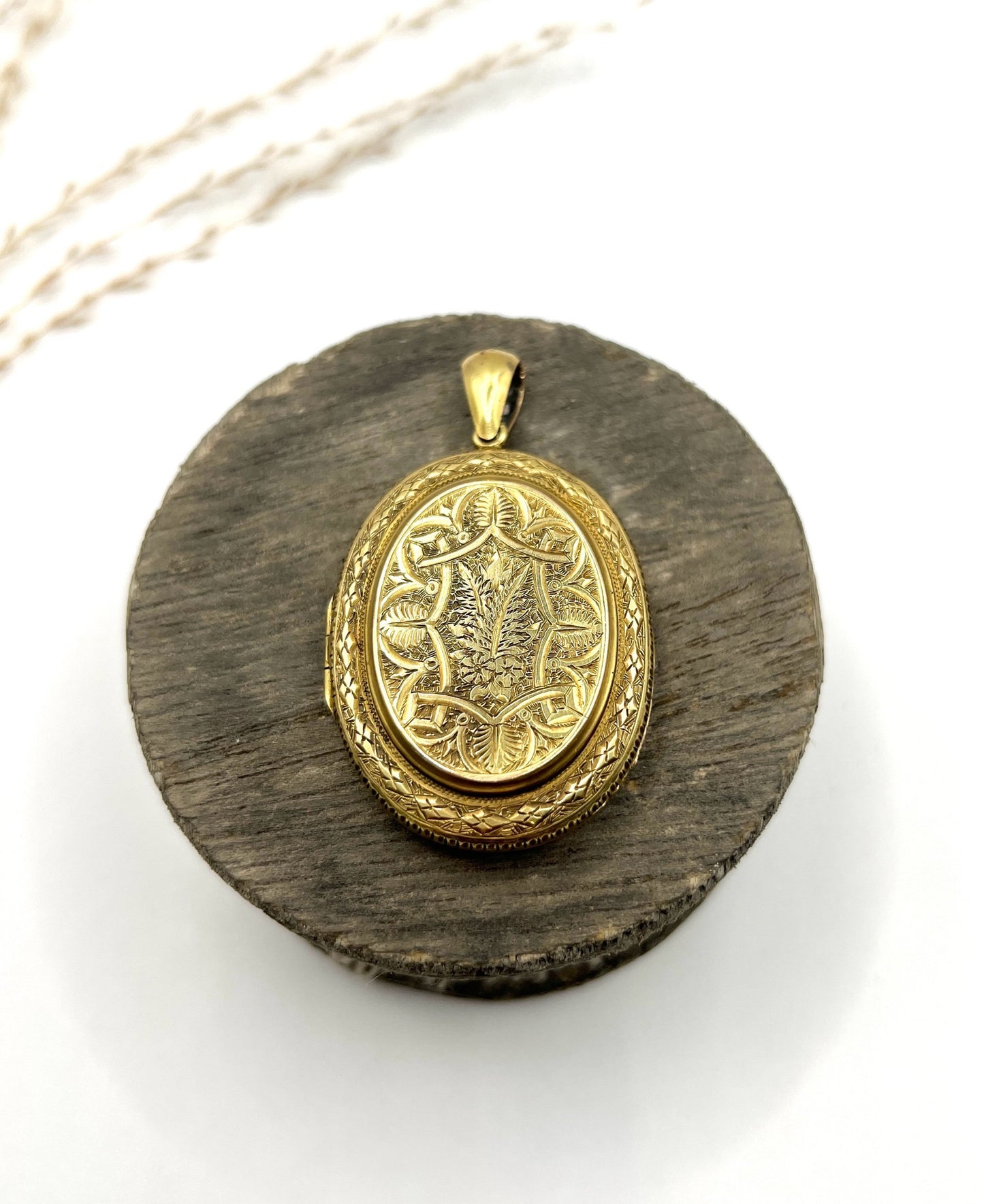 Victorian Antique Large 15ct Yellow Gold Engraved Oval Locket Pendant