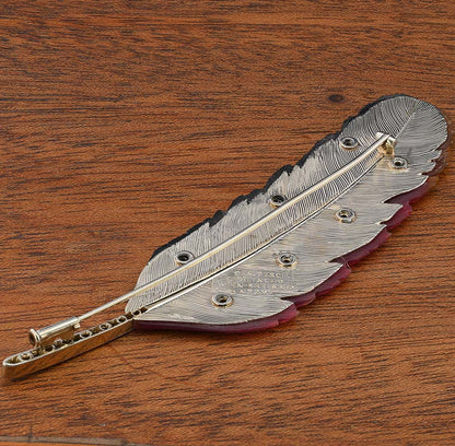 Art Deco Paltscho Vienna Red Chalcedony Black Onyx and Diamond Feather Brooch, carved red chalcedony and black onyx feather with diamond dots and rose-cut diamonds along the stem in 14ct white gold. Circa 1920. With Austro Hungarian marks of the period - Signed Ges. Gesh. (copyright) E. PALTSCHO – WIEN – KARLSBAD N. 29