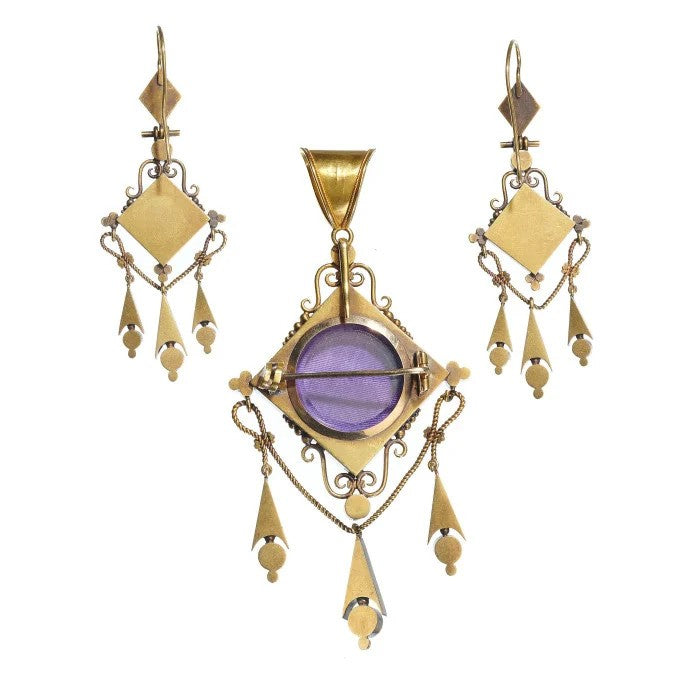 Antique Italian Micromosaic and Gold Pendant Brooch Earrings Suite, decorated with micromosaic fly beetle on blue red and white background in yellow gold with granulated Etruscan style work. Circa 1870