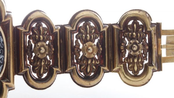 Antique 19th Century 18ct Yellow Gold Bracelet Depicting Cornucopia