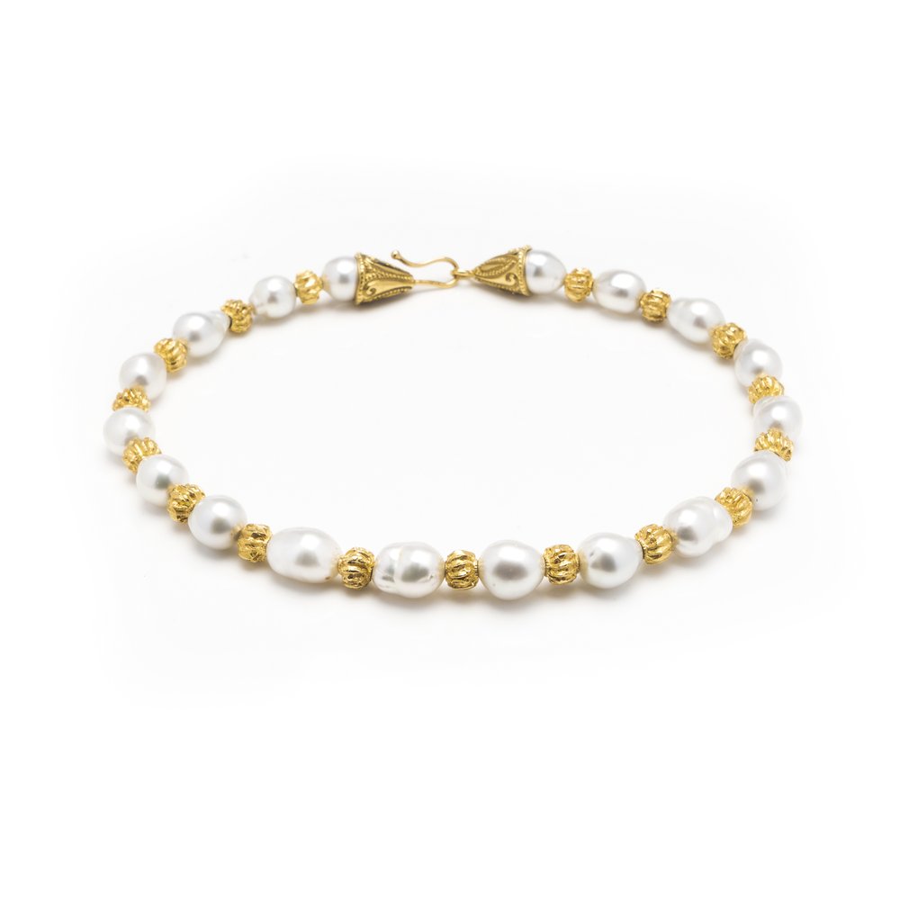Elizabeth Gage 22ct Yellow Gold and South Sea Cultured Pearl Necklace