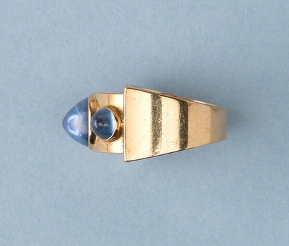 Retro 1940s Cabochon Sapphire Three Stone Ring, 4.00 carat total