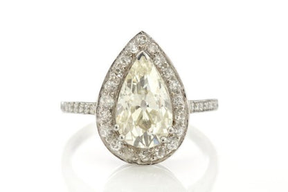 Contemporary 2.40ct Diamond and Platinum Pear Shaped Cluster Ring
