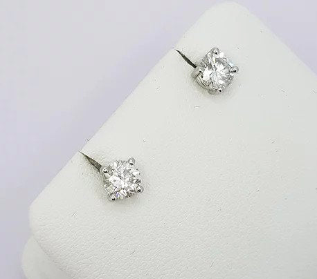 Pair of Diamond Stud Earrings, 0.97 carat total, 18ct White Gold