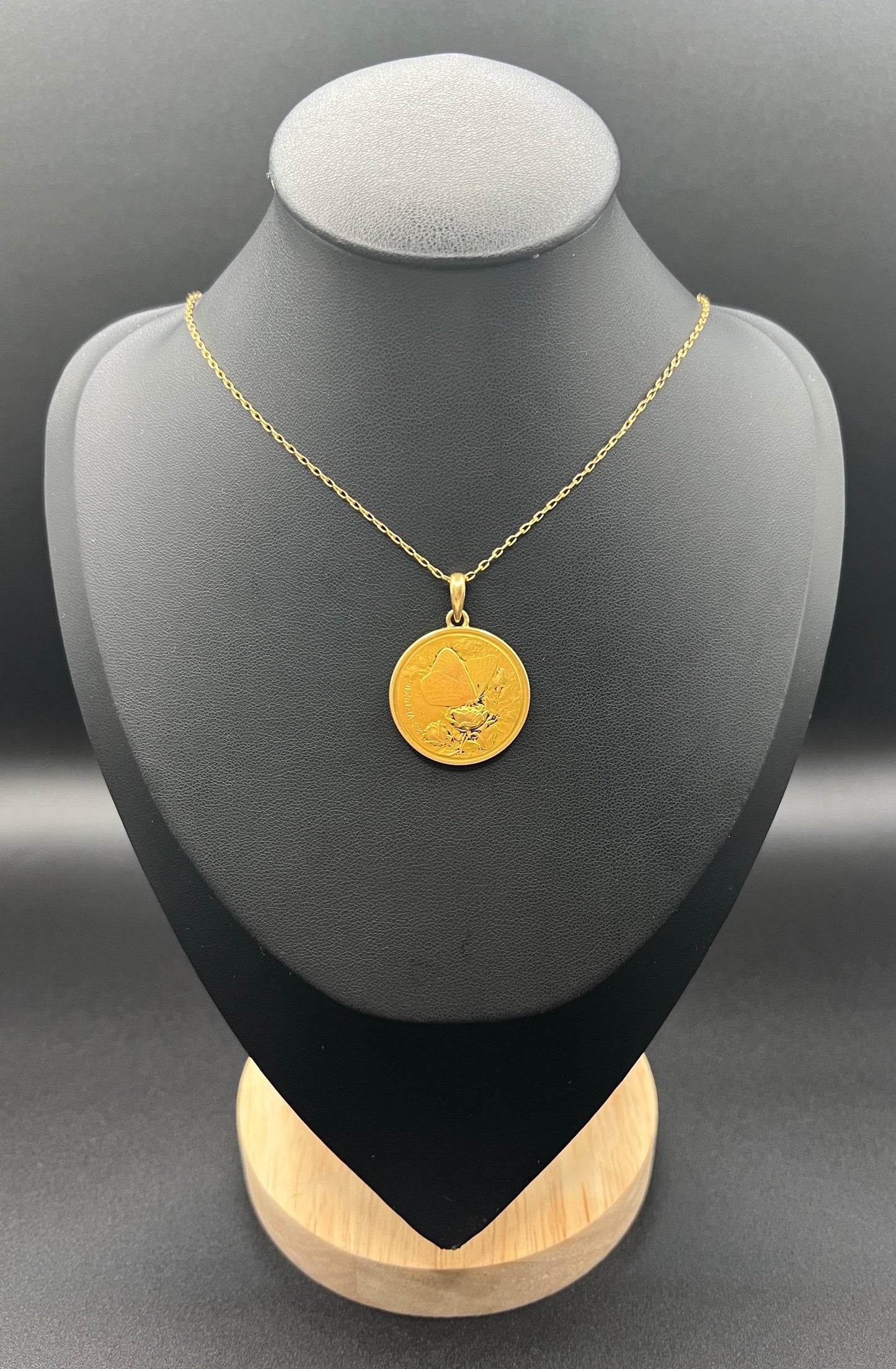 French Art Nouveau 18 Carat Gold Love Medallion by Frederic Charles Victor de Vernon