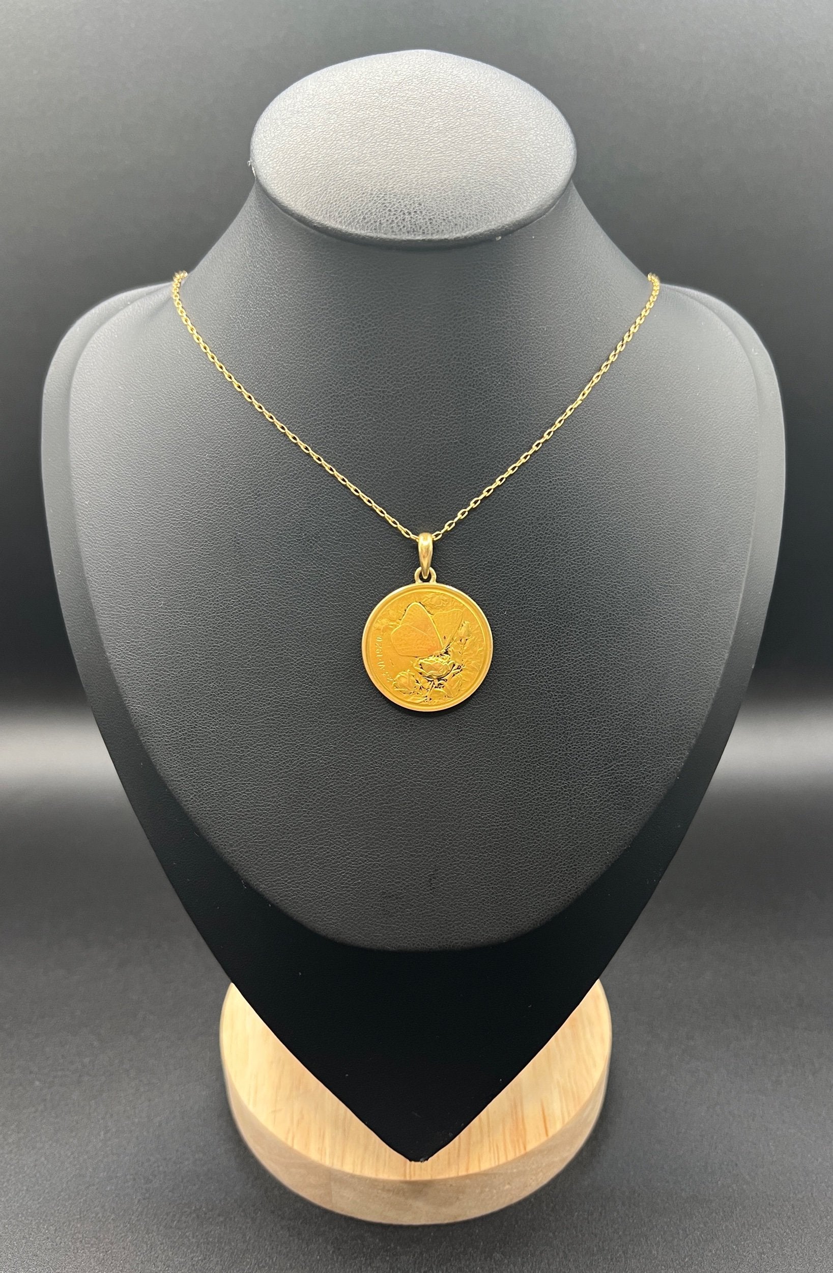 French Art Nouveau 18 Carat Gold Love Medallion by Frederic Charles Victor de Vernon